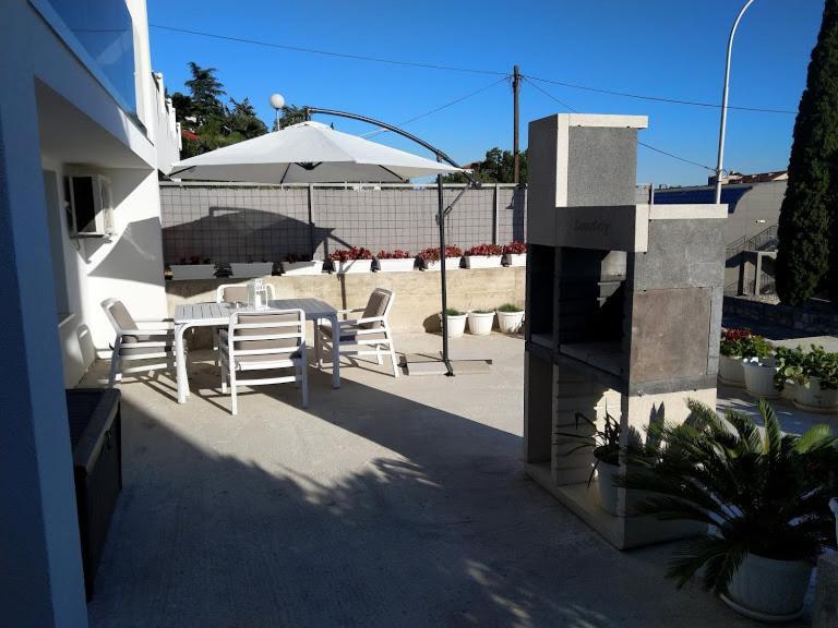 Apartment Lana Crikvenica Exterior foto